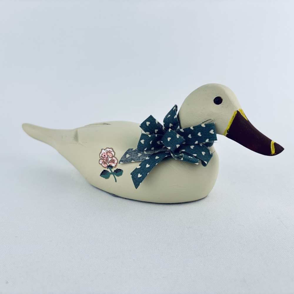 Wooden Duck Figurine with Heart Bow - Hand painted Cottagecore Flower Rose‎